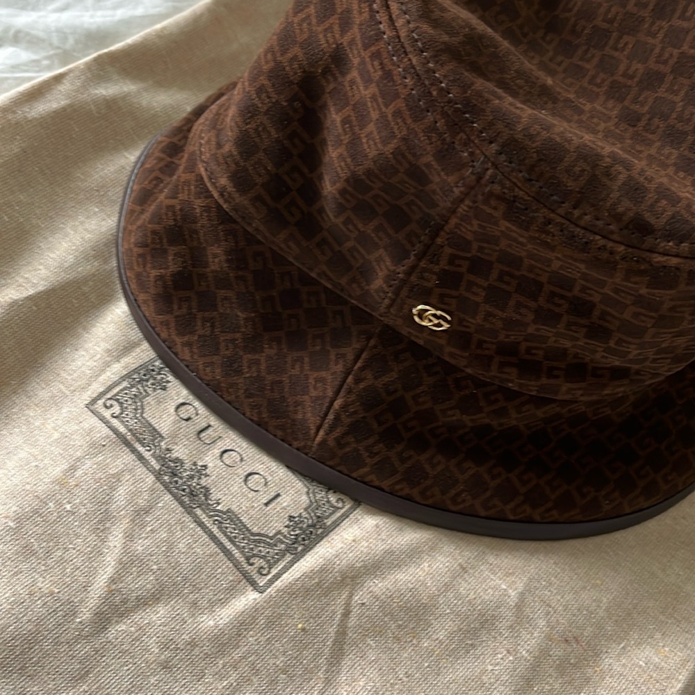 NWT Gucci Suede Bucket Hat